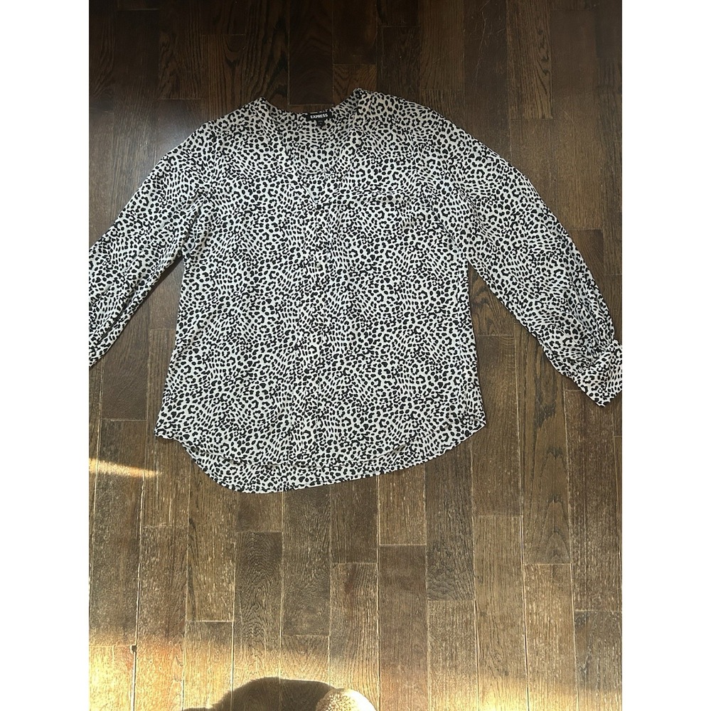 Express Tan and Black Cheetah Print Button Cuff‎ Long Sleeve Blouse Top Sz Large